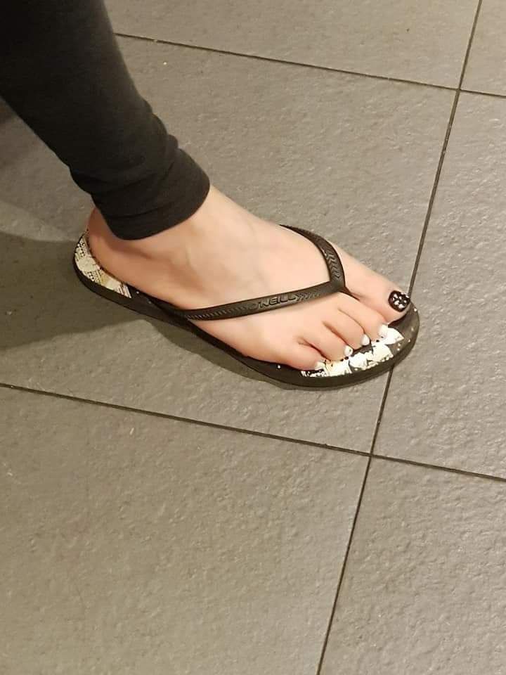 這么好看的美人美腳 真是讓人垂涎三尺