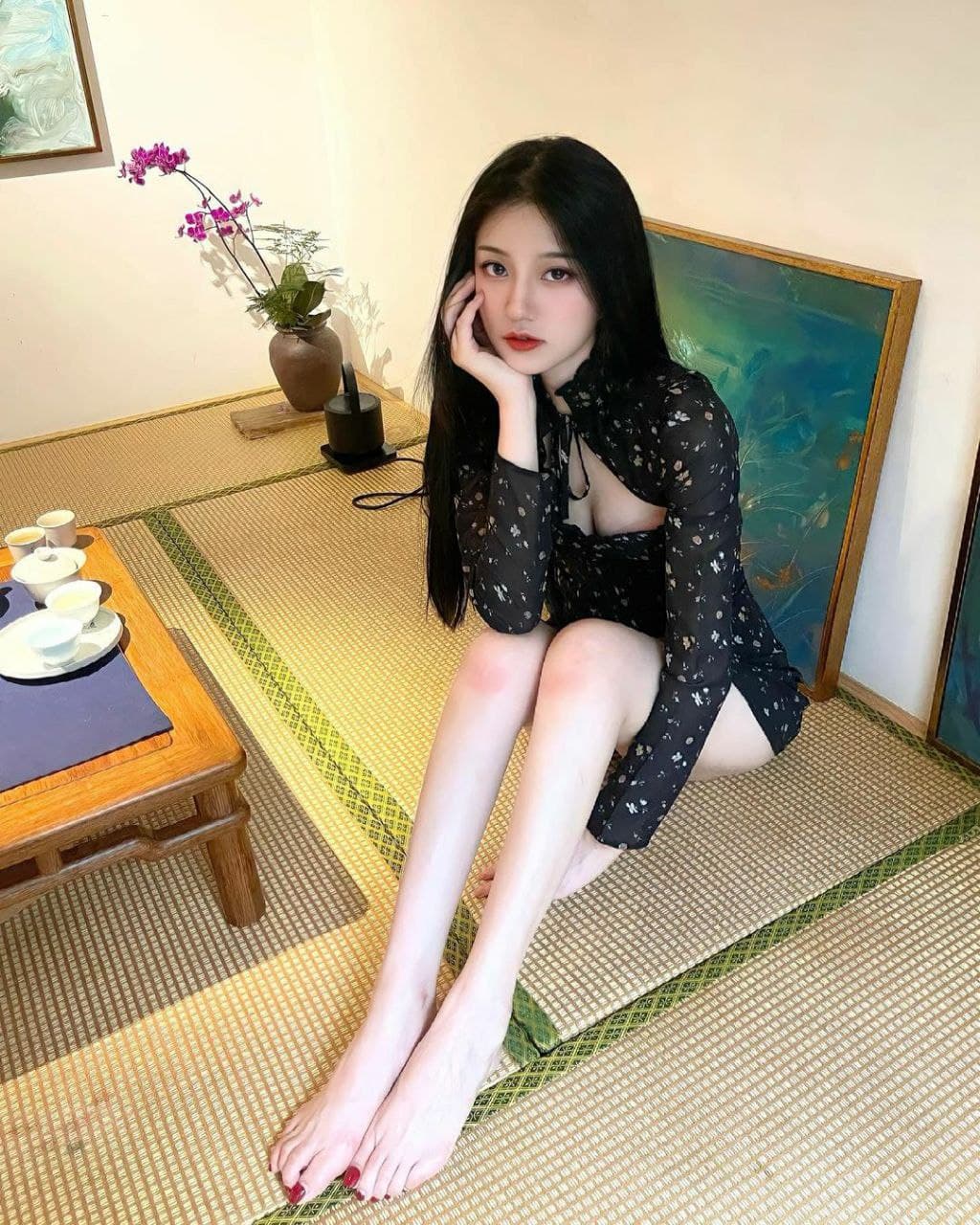 這樣的美足 真想放在嘴里吸個不停