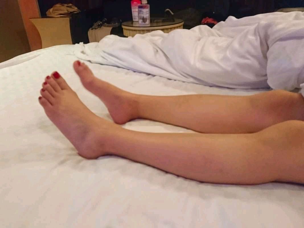 這樣的美足 真想放在嘴里吸個不停