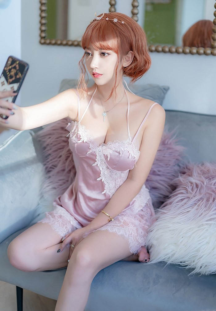 養眼優雅睡衣公主米線線酥胸美臀