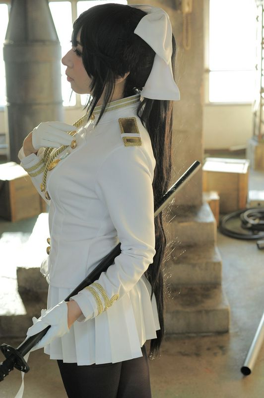 軍服の十代の少女