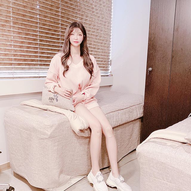 亮瞎你雙眼的氙氣大燈美女