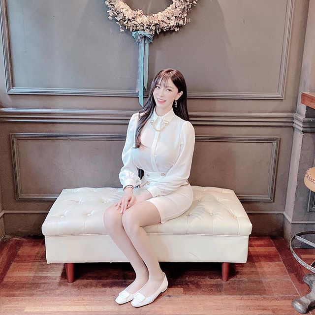 亮瞎你雙眼的氙氣大燈美女