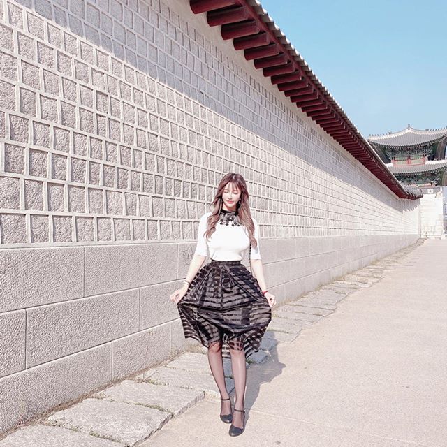 亮瞎你雙眼的氙氣大燈美女