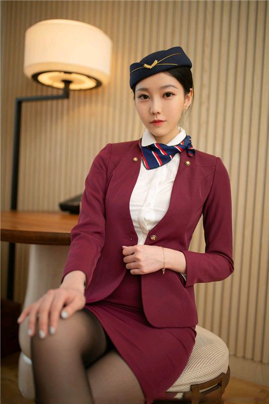 美女制服誘惑