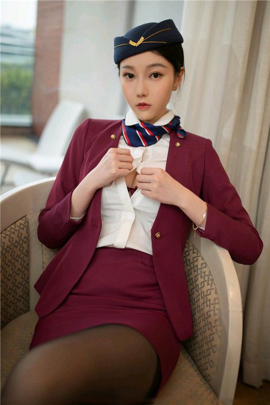 美女制服誘惑