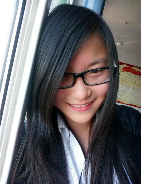 山東大學理工系花漂亮爆乳大奶女友與男友大尺度私拍流出-李美X