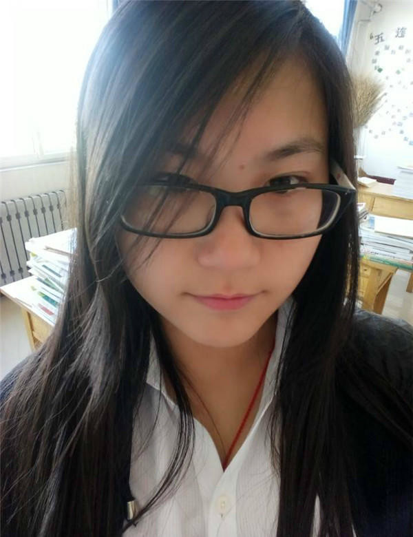 山東大學理工系花漂亮爆乳大奶女友與男友大尺度私拍流出-李美X