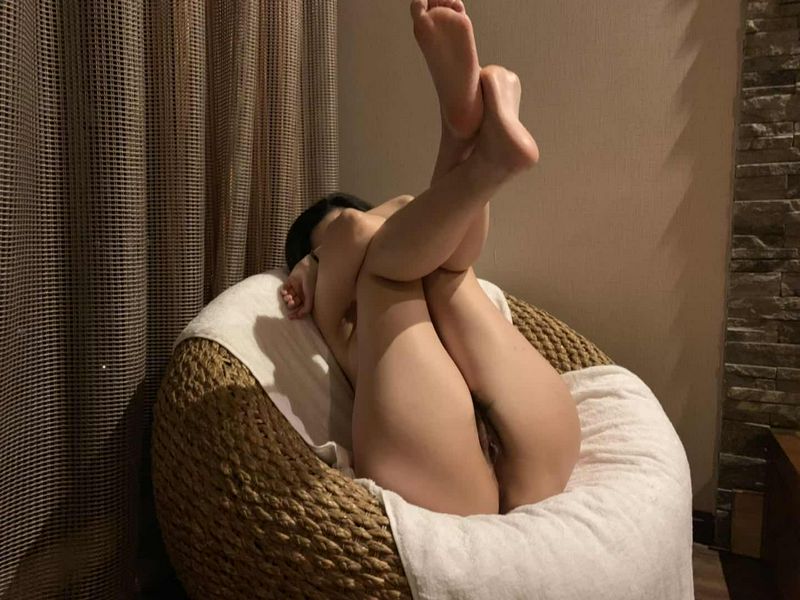 還是那個重慶小妹，說好的要找人多P，還算成功的