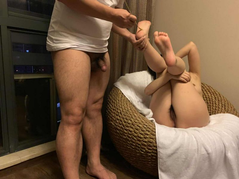 還是那個重慶小妹，說好的要找人多P，還算成功的