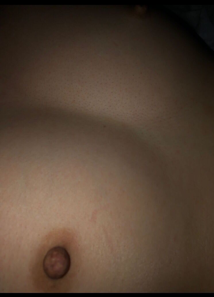 南京高淳騷逼王云現在南京上班做過小姐活好露臉