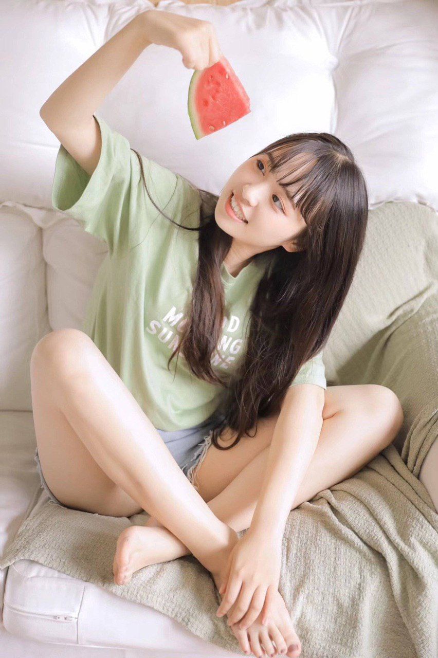 美腳玉足惹人憐 口含把玩欲還休 第一期