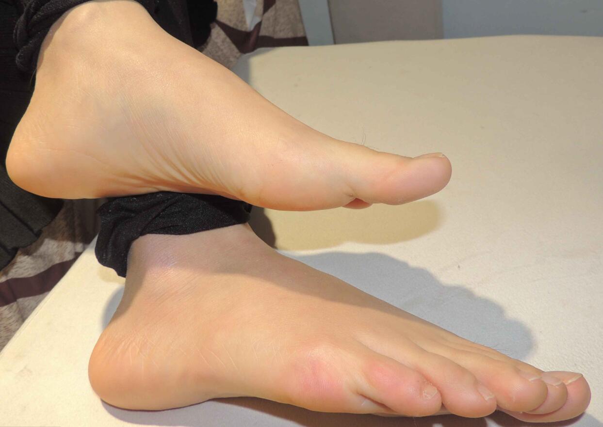 美腳玉足惹人憐 口含把玩欲還休 第一期