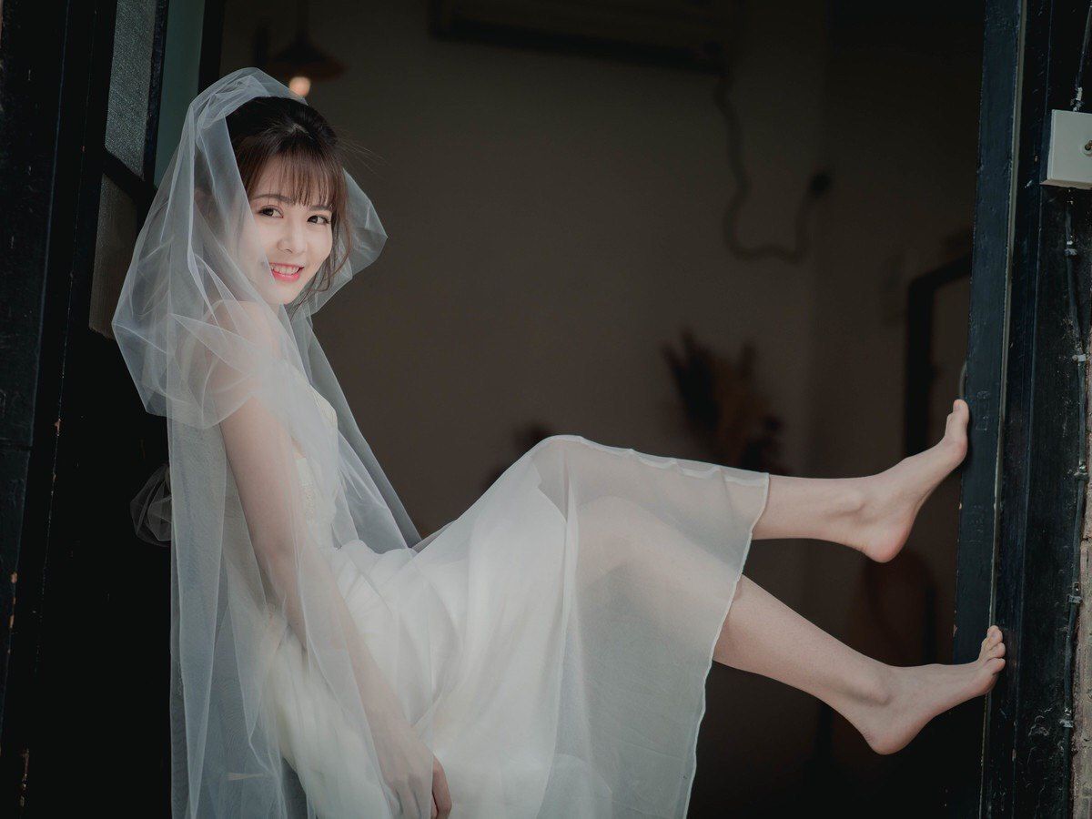 美腳玉足惹人憐 口含把玩欲還休 第一期
