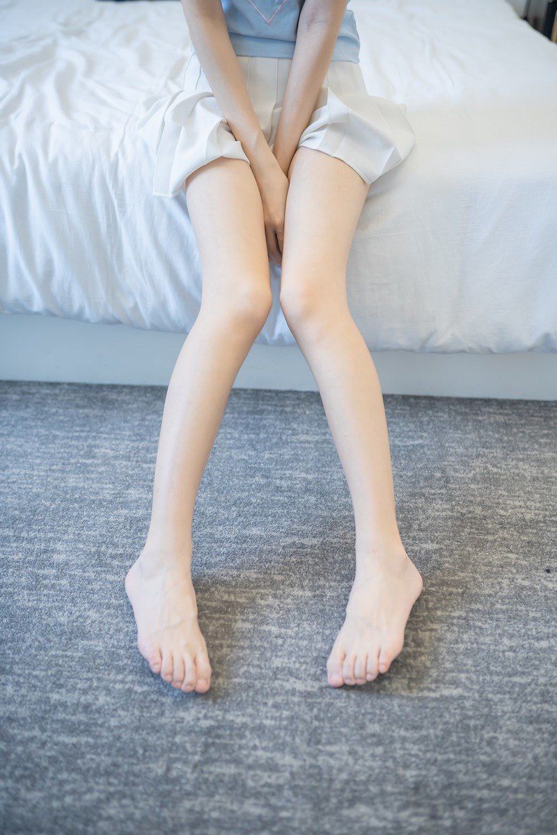 美腳玉足惹人憐 口含把玩欲還休 第一期