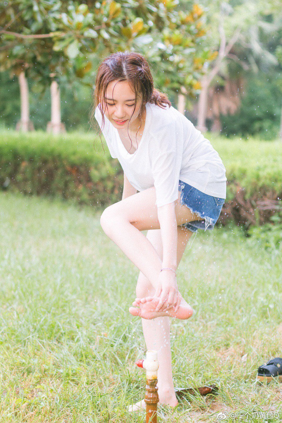 美腳玉足惹人憐 口含把玩欲還休 第二期