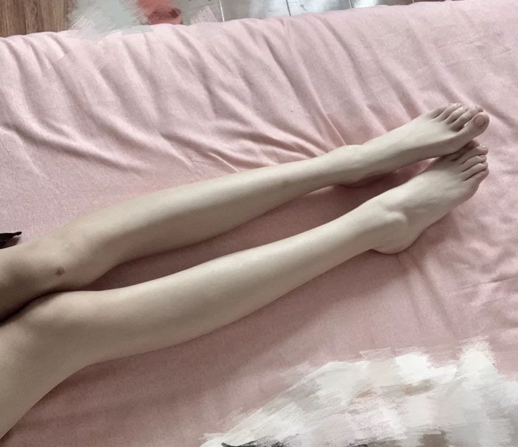 美腳玉足惹人憐 口含把玩欲還休 第二期