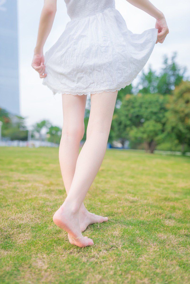 美腳玉足惹人憐 口含把玩欲還休 第三期