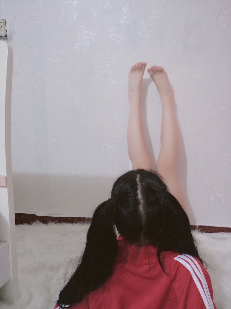 美腳玉足惹人憐 口含把玩欲還休 第三期