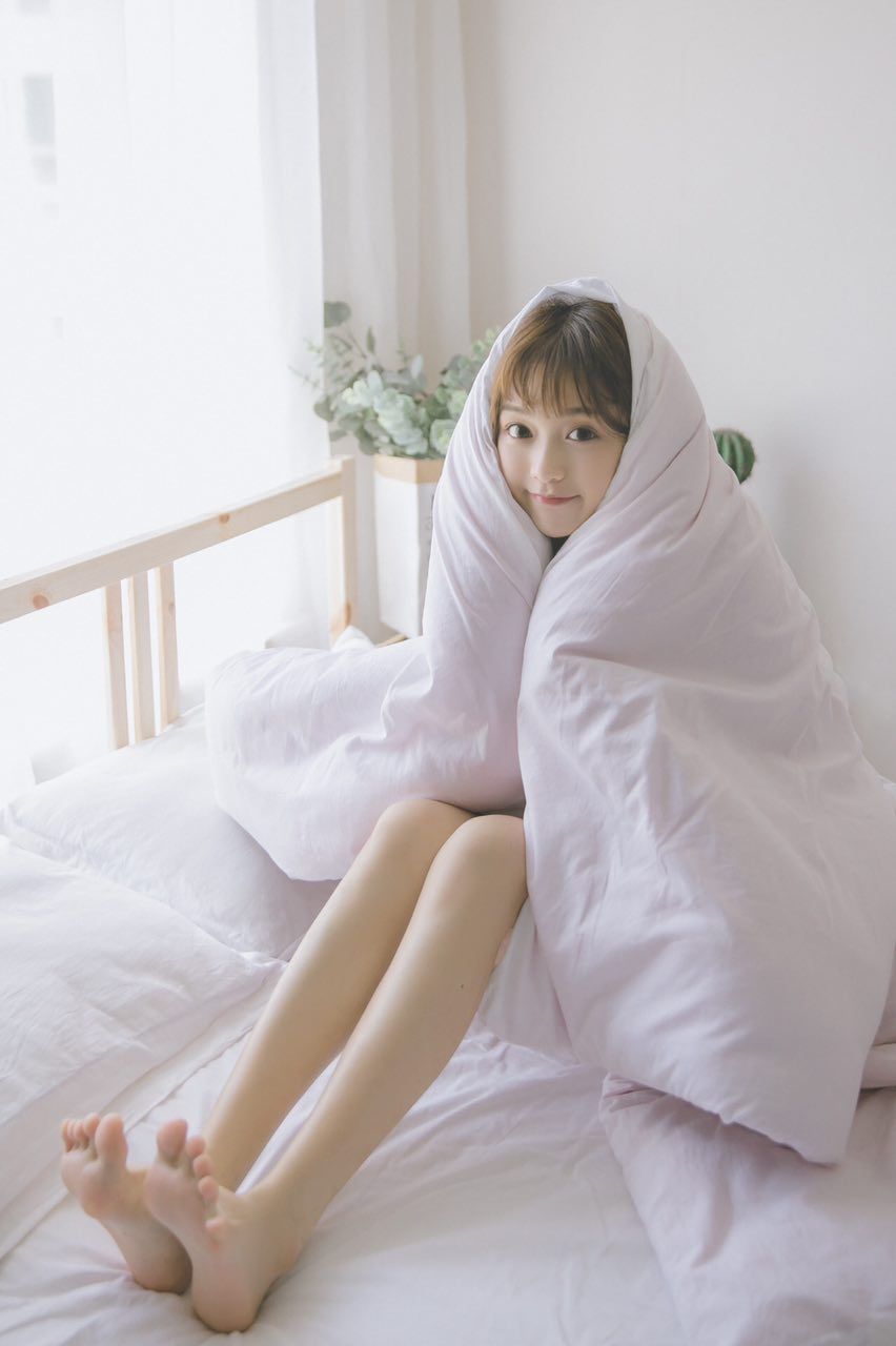 美腳玉足惹人憐 口含把玩欲還休 第三期