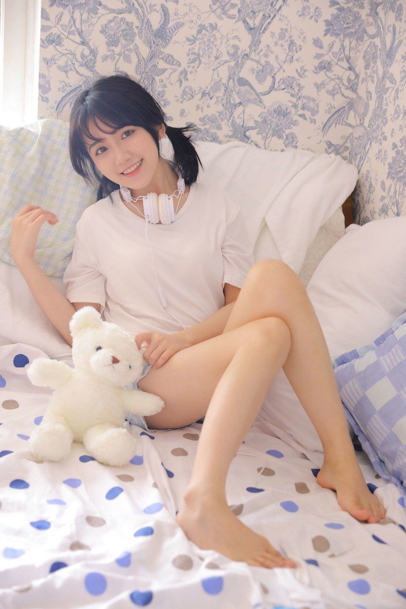 美腳玉足惹人憐 口含把玩欲還休 第三期