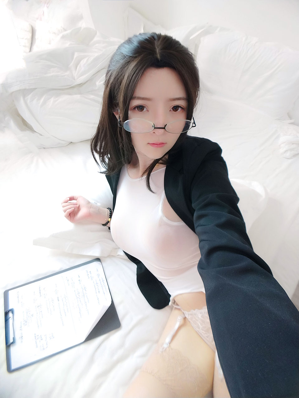 黑衣小姐姐的誘惑