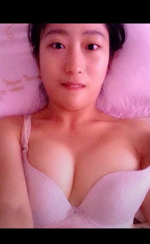 良家妹子發(fā)騷自拍