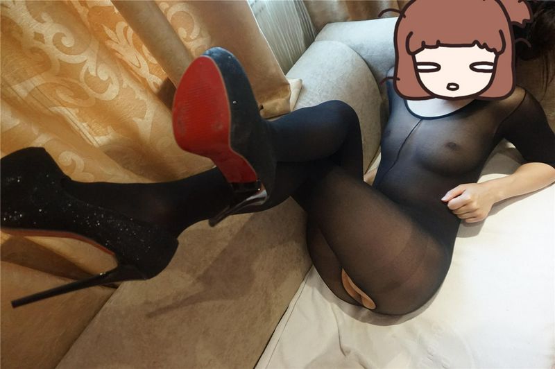 性感高挑福建黑絲衣小少婦