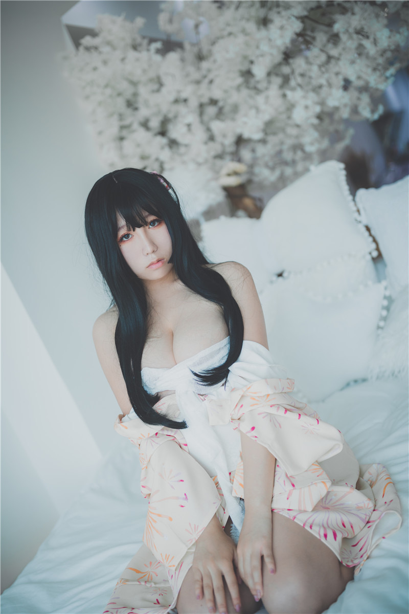 害羞女孩極品身材等你來