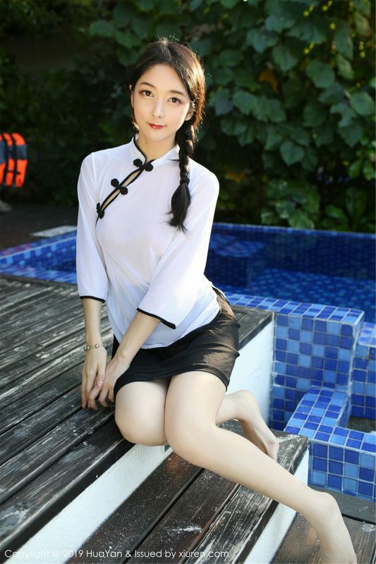Angela喜歡貓性感寫真