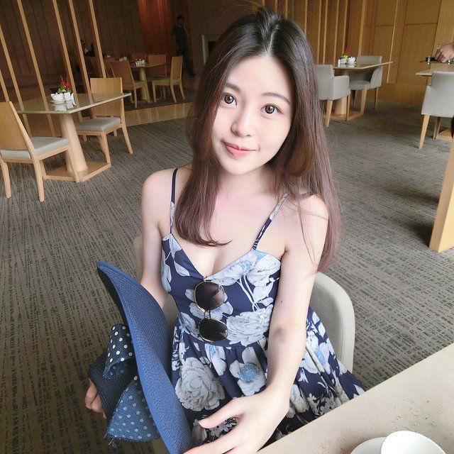 IrisYen擁有姣好線條的臺灣醫(yī)科正妹