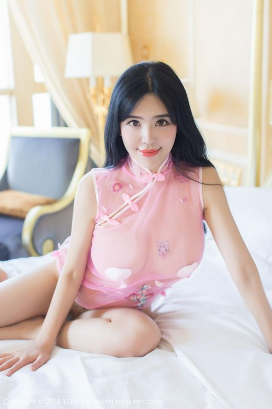魅惑女神劉鈺兒透視粉紗俏皮女仆