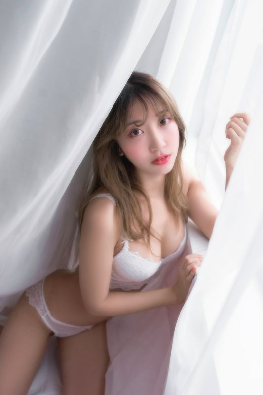 網紅美腿Coser黑川白色內衣收藏版