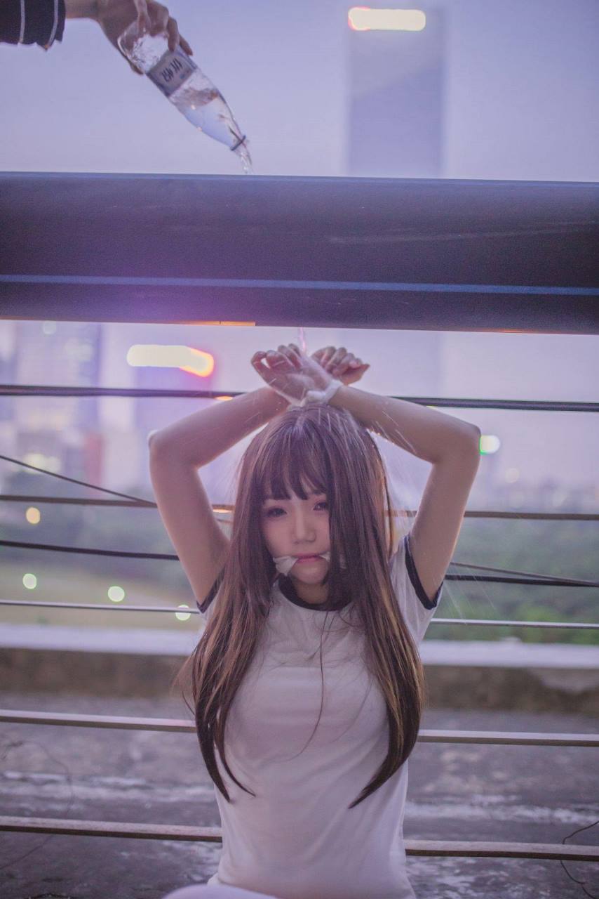 摸著你的良心說話-Yoko宅夏經典Cos白絲捆綁