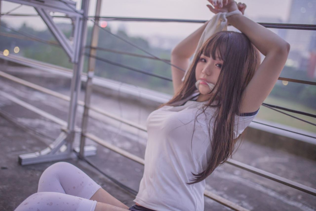 摸著你的良心說話-Yoko宅夏經典Cos白絲捆綁