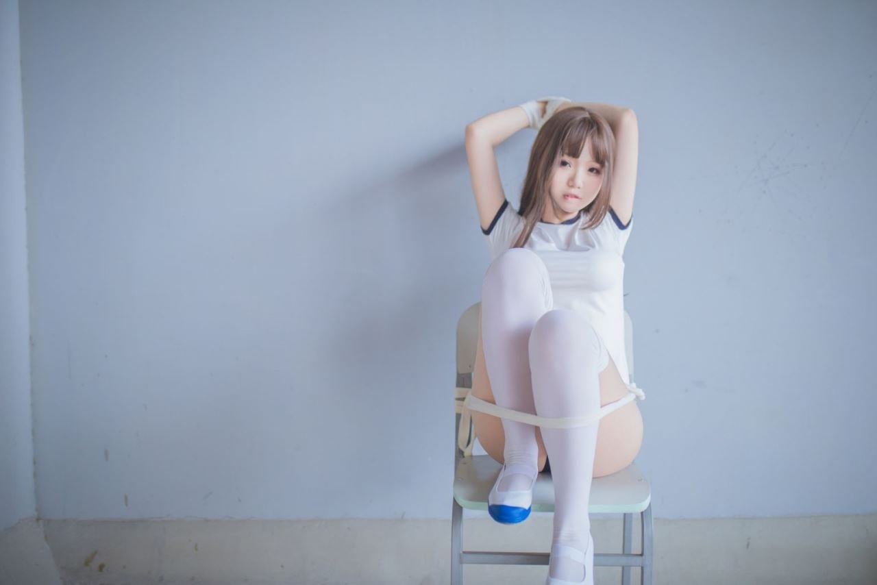 摸著你的良心說話-Yoko宅夏經典Cos白絲捆綁