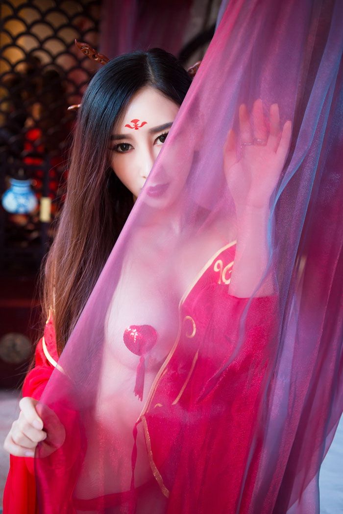 用兩只愛心奶子挑逗你