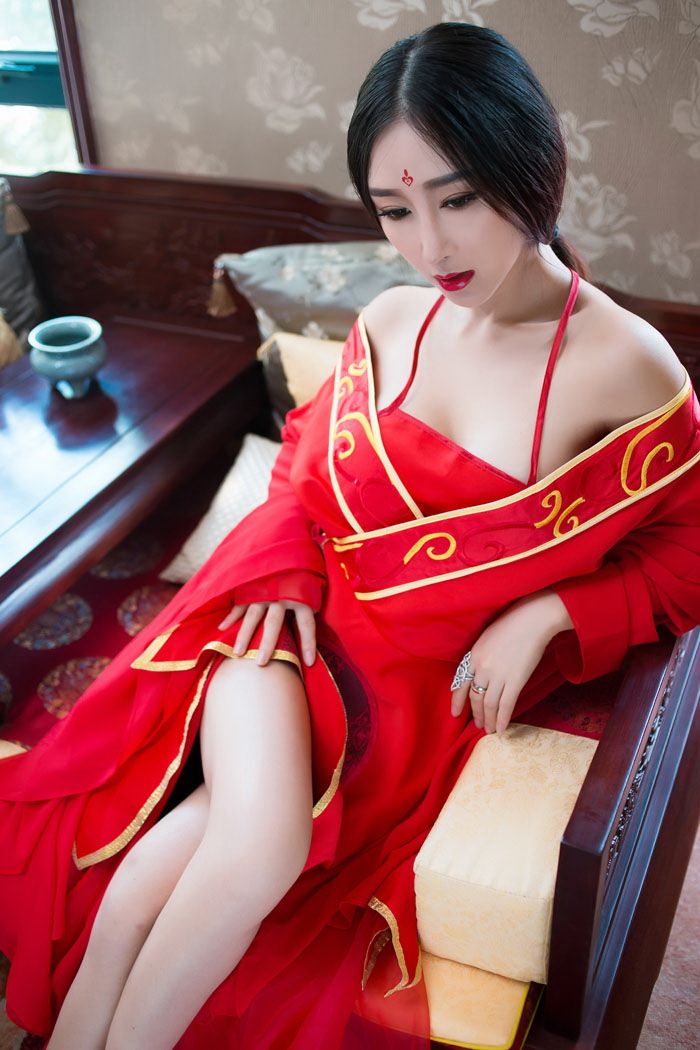用兩只愛心奶子挑逗你