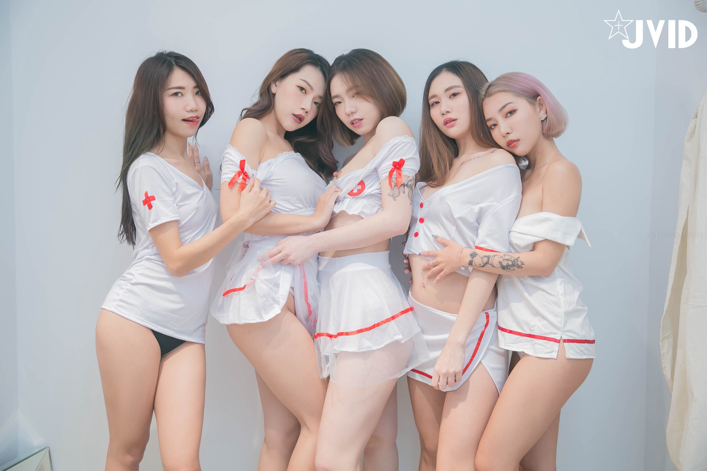 看到這一群妹子就想群P