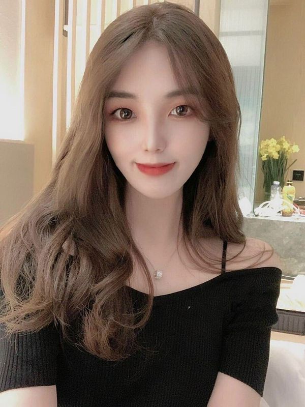 人前溫婉淑儀，人后悶騷放蕩