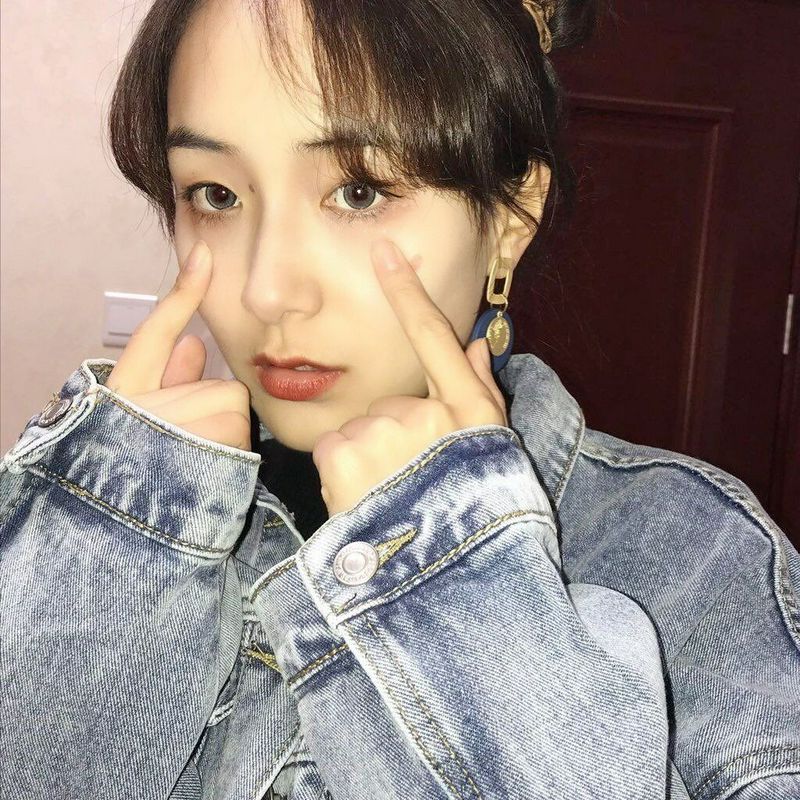人前溫婉淑儀，人后悶騷放蕩