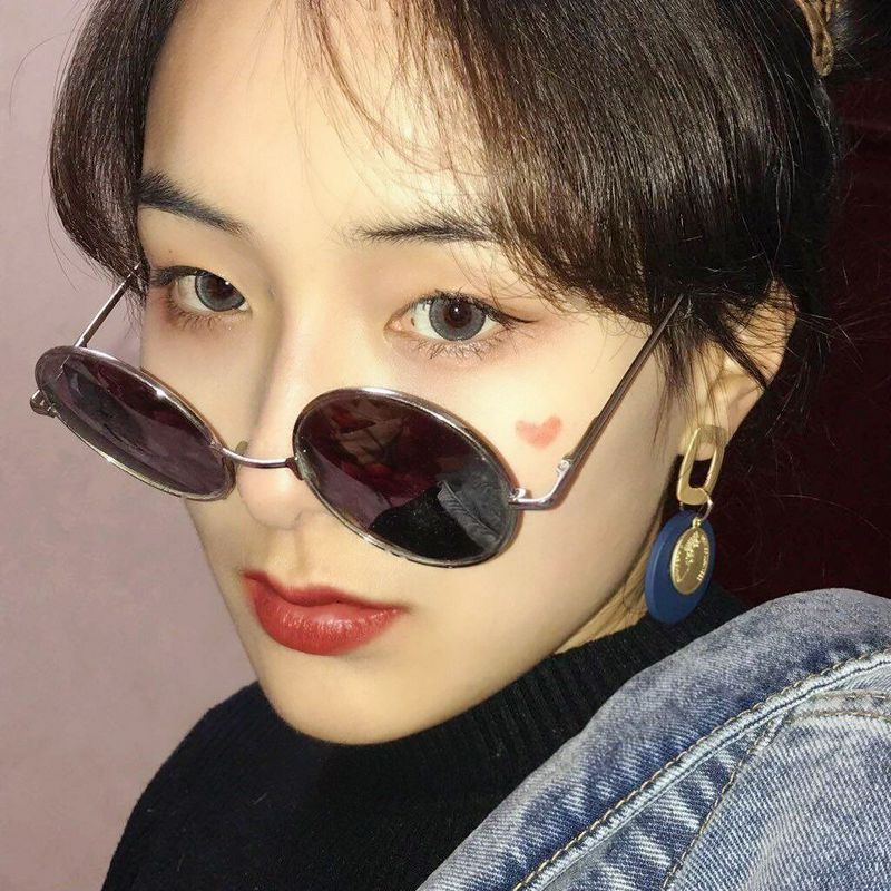人前溫婉淑儀，人后悶騷放蕩