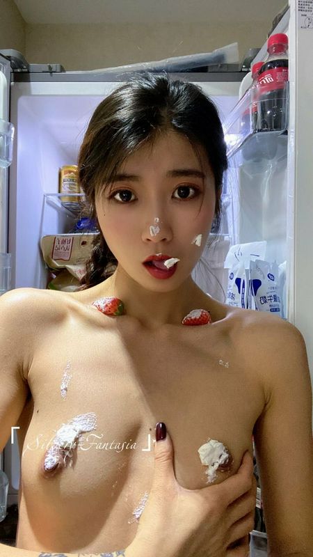 人前溫婉淑儀，人后悶騷放蕩