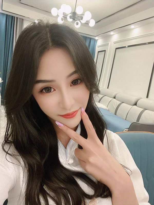 人前溫婉淑儀，人后悶騷放蕩