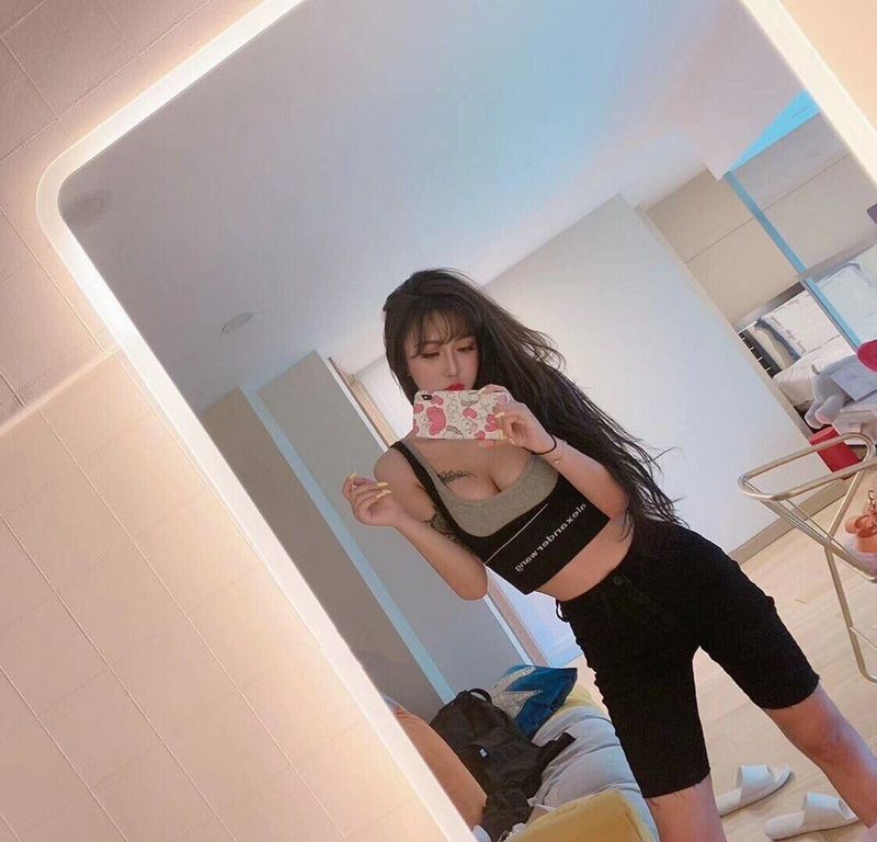 人前溫婉淑儀，人后悶騷放蕩