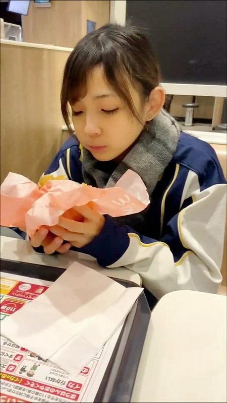 人前溫婉淑儀，人后悶騷放蕩