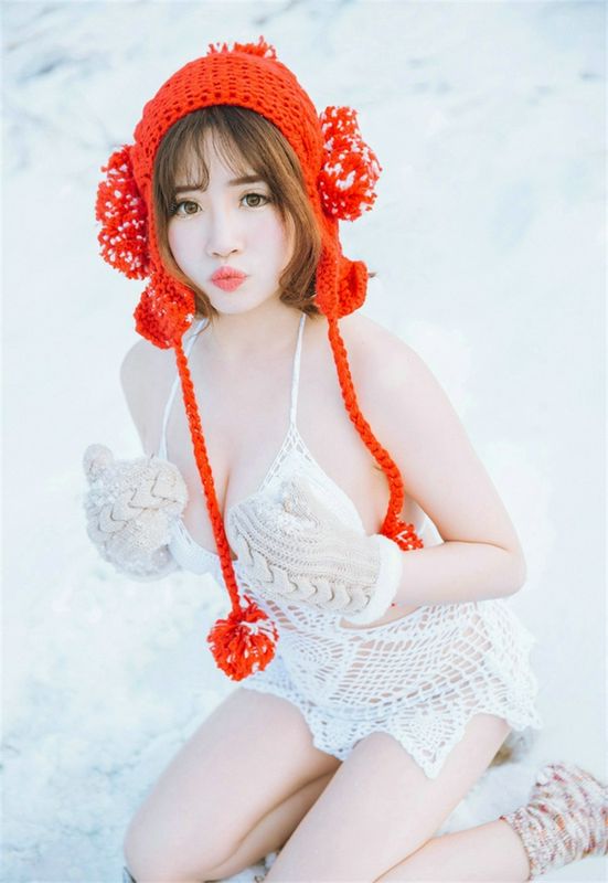 美臀嫵媚撩人清純妹子