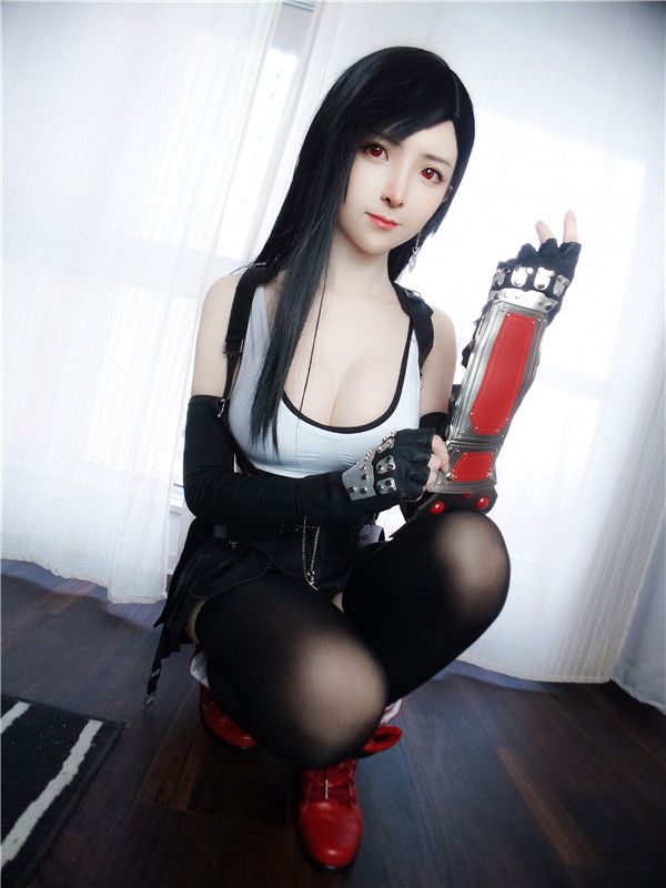 未來女警吸引姿態