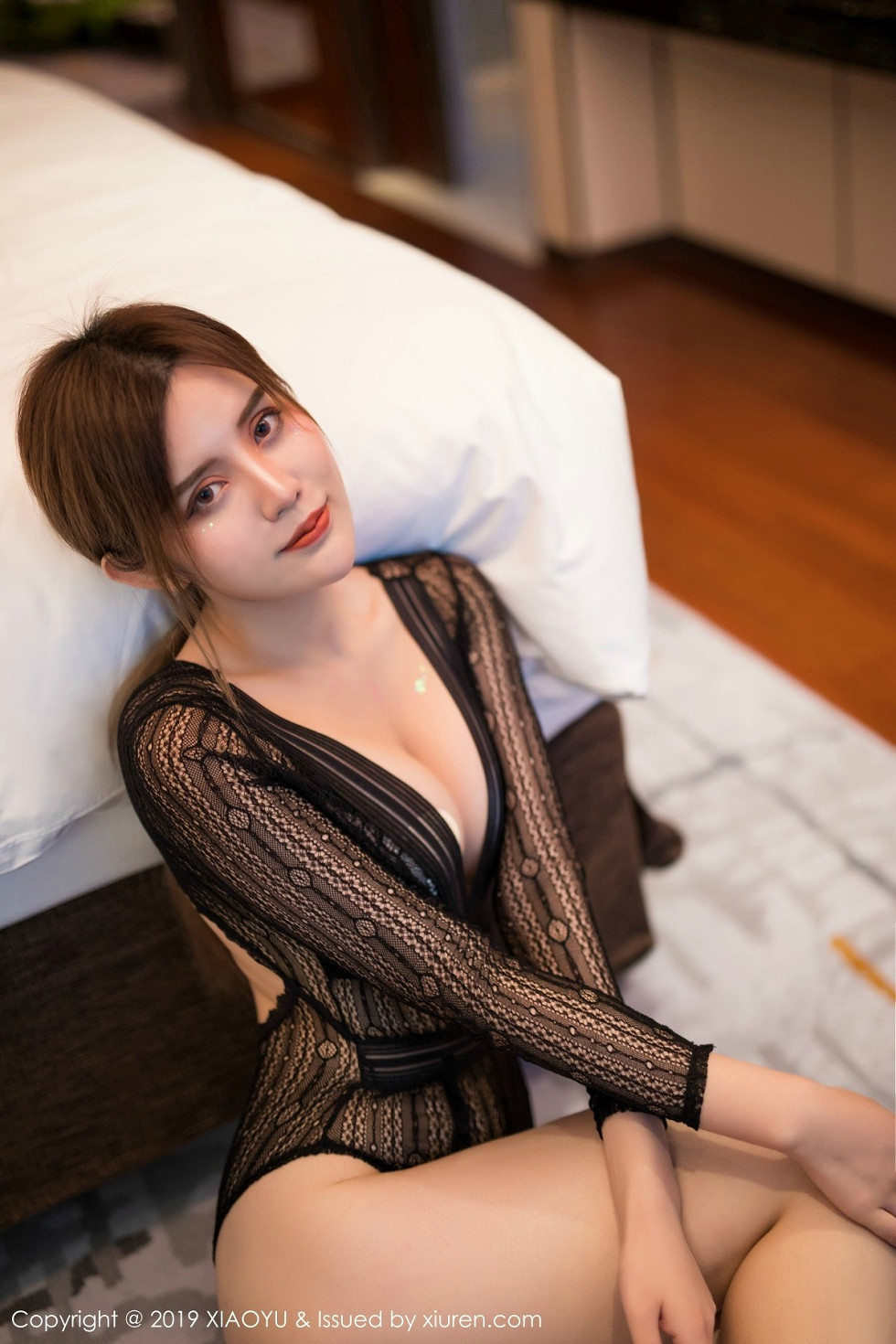 性感女神卓婭祺私房黑色縷空連體衣秀完美身材誘惑