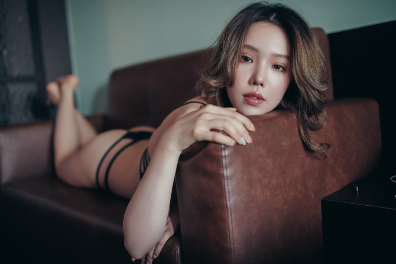 性感美女黃樂然蕾絲內衣眼神魅惑